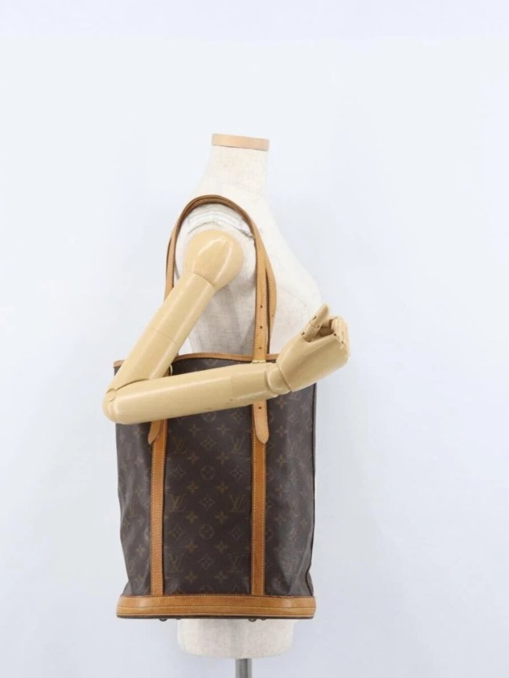 LOUIS VUITTON Monogram Bucket GM Shoulder Bag
